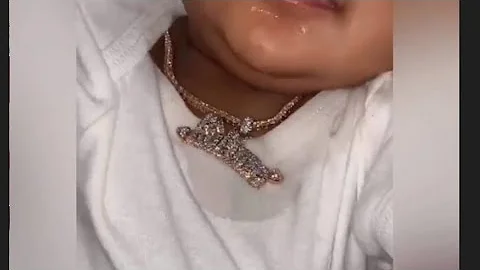 CARDI GETS KULTURE A ROSE GOLD CHAIN!😍