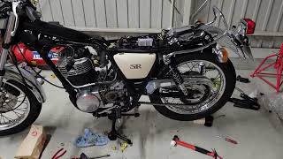 YAMAHA SR400] Cutting off the swingarm and replacing it with a new