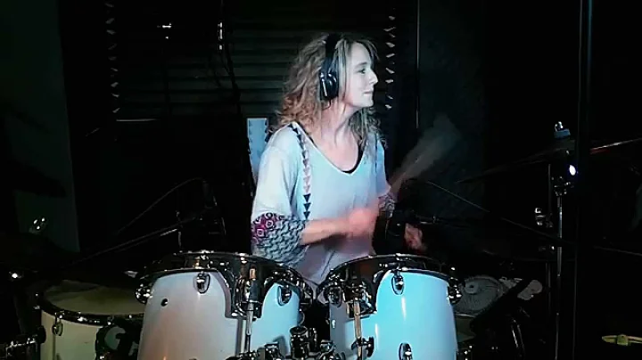 She Talks to Angels by Black Crowes. Drum Cover by...
