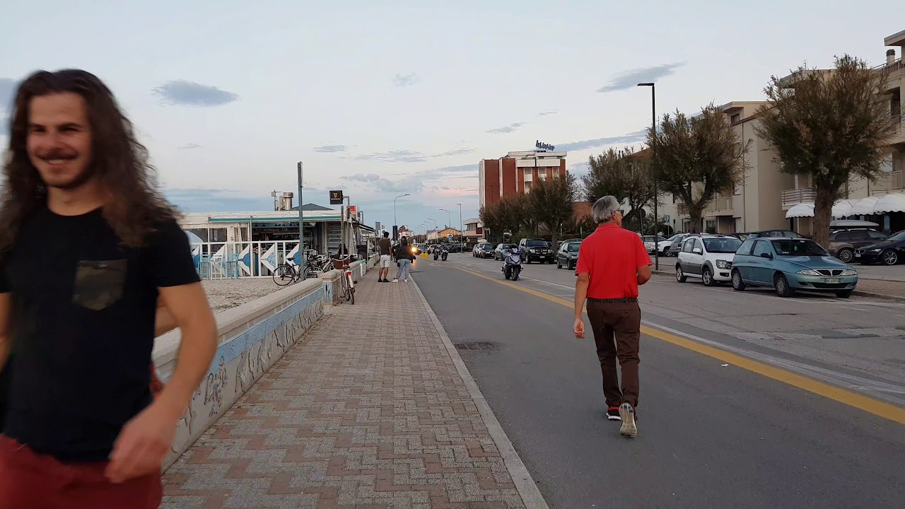 Marotta è una località balneare  nota per la sagra dei garagoi e festa della tratta