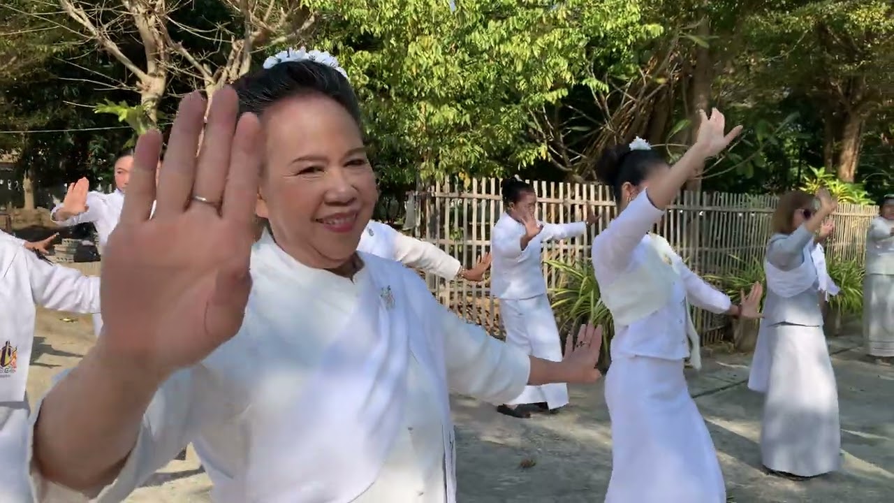 ฟ้อนถวายความอาลัย งานพิธีบวงสรวงพญามังราย โดยคณะช่างฟ้อน เมืองเทิง ￼25/1/69