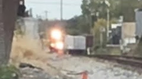 Hearing Csx #4749s K5LA horn is it heads toward me! #trains #subscribe  #csxt  #sd70mac