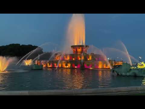 Vídeo: Fonte de Buckingham - Marcos e atrações de Chicago