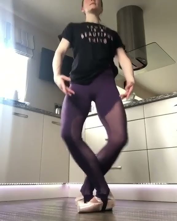 “Her legs & feet tho @claire123 😇😍🤩