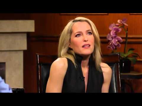 Video: Gillian Anderson Giá trị ròng: Wiki, Đã kết hôn, Gia đình, Đám cưới, Lương, Anh chị em