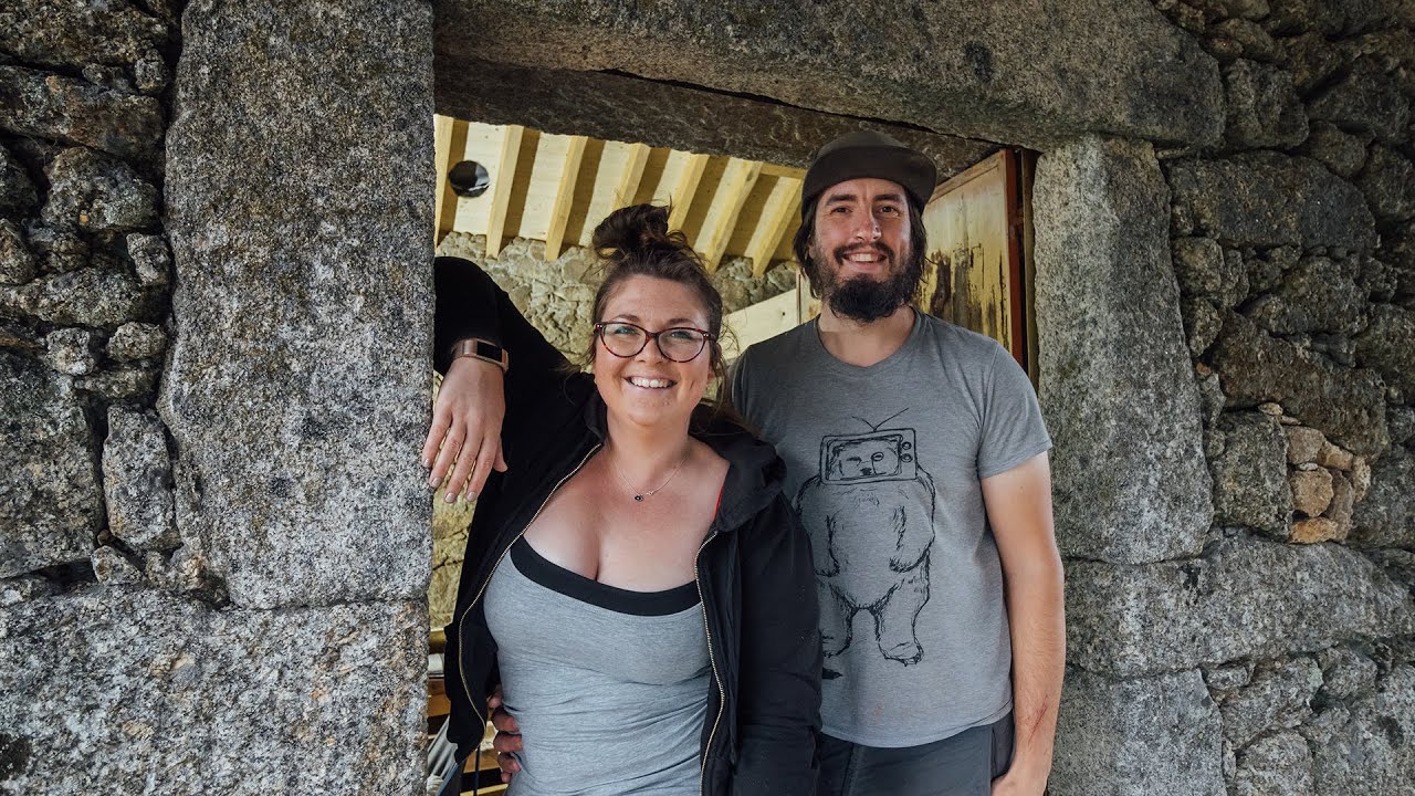 Couple Builds Dream Home from an Abandoned Barn! Off-Grid Renovation