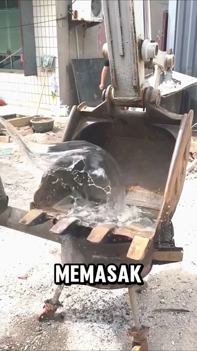 Memasak menggunakan bucket excavator. #shorts #feedshorts #viralvideo