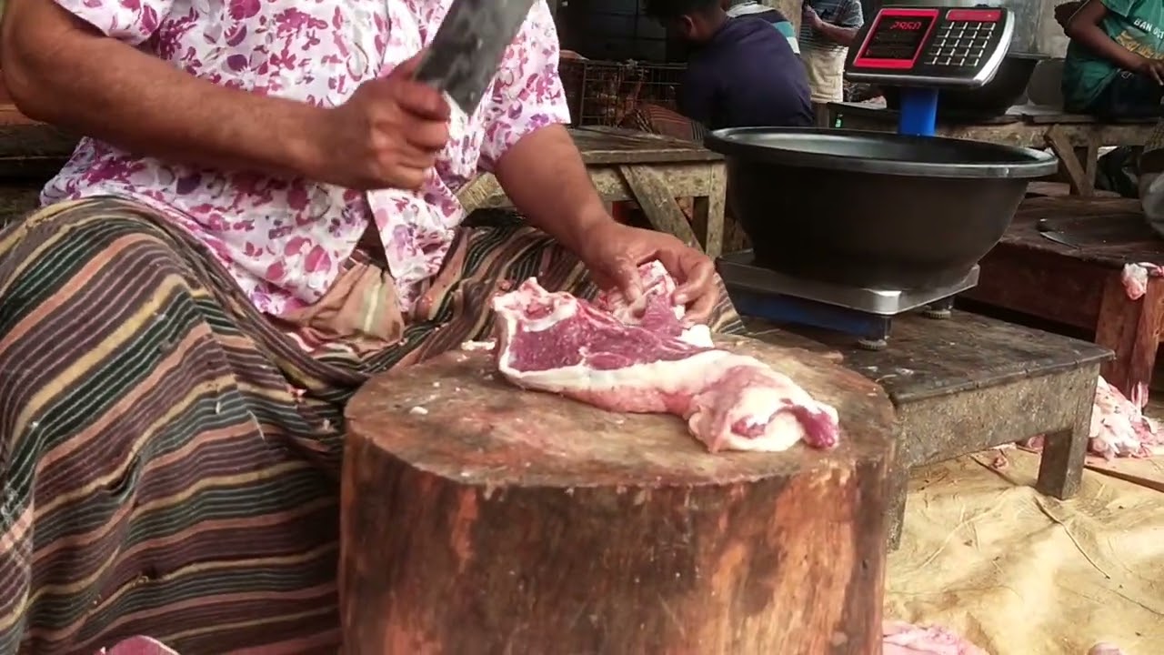 Traditional Village Butchering – 3 Minute of Full Cow Cutting, Mastery in Every Slice 🔪