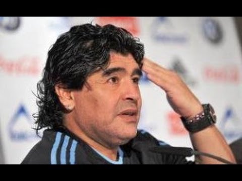 Maradona rinvia il ritorno - Il tifo di Scampia (04.04.12)