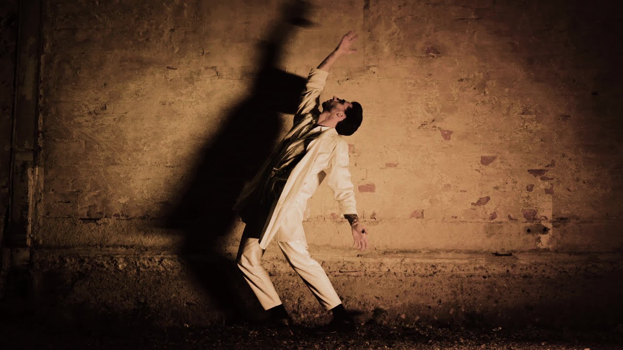 Majesties – Tear (OFFICIAL MUSIC VIDEO)