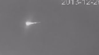 HUGE METEOR CAPTURED ON SECURITY CAMERA EASTERN IOWA RAW FOOTAGE. ISON DEBRIS? DECEMBER 28 2013