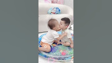 Đu Đủ Bất Ngờ Hôn Zino - Nụ Hôn Đầu Của Zino #embezino #dudufamily