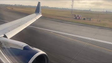 Delta Connection (Skywest) Embraer 175LR Landing at Seattle-Tacoma International Airport