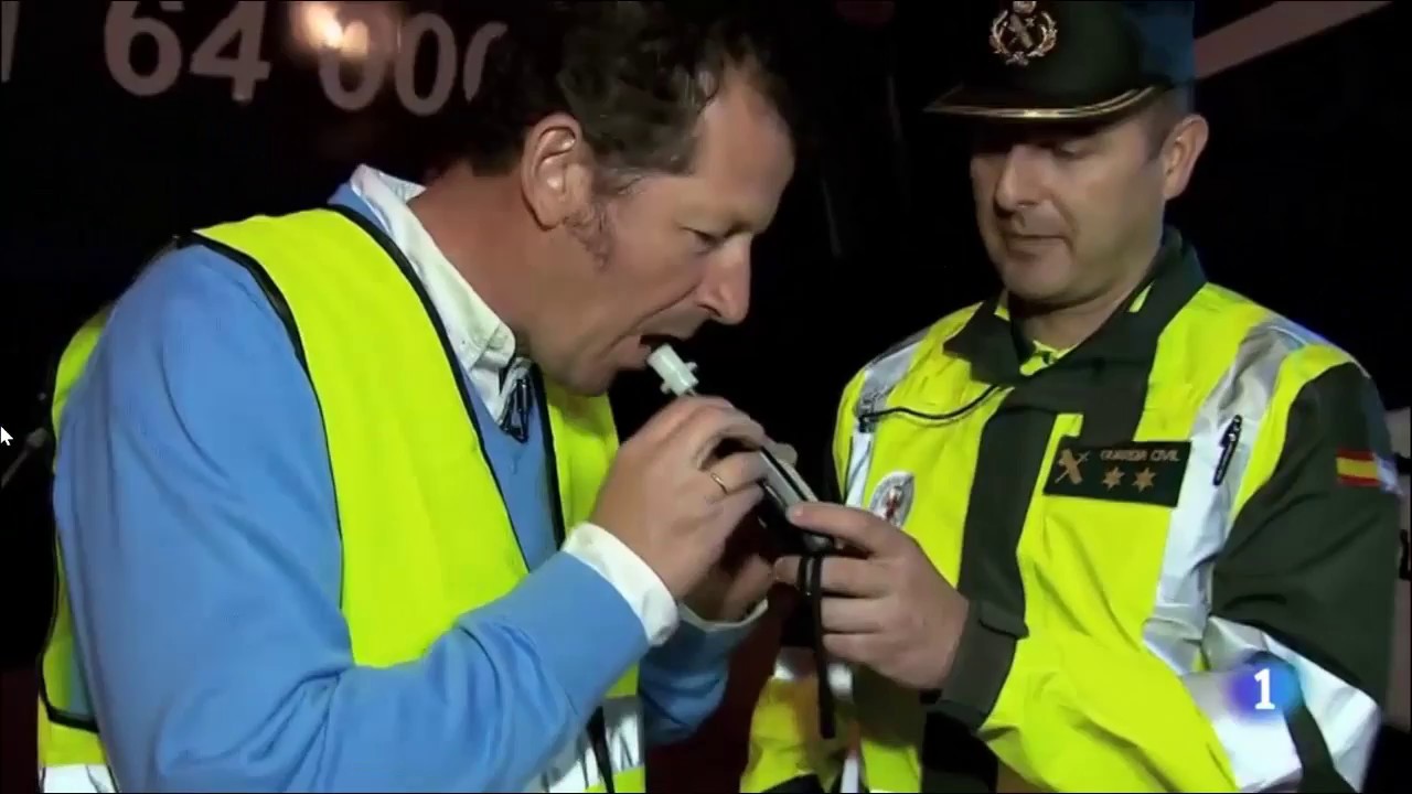 Así son las nuevas pruebas de alcohol que realizan las patrullas de la  Guardia Civil