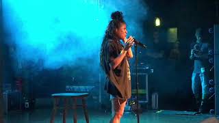 Jessie Reyez - Apple Juice - Live at Scala 2018 chords