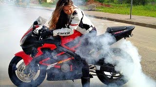? Девушки на Мотоциклах ! Красивейший Бернаут ? ! - Видео от Mysportbike