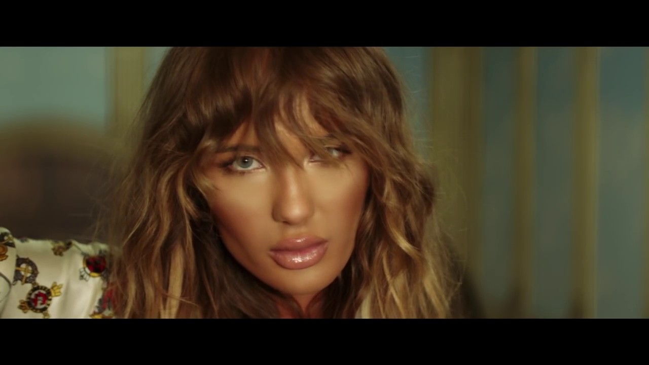 Niykee Heaton Snap