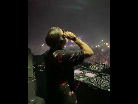 'Argy' Live At