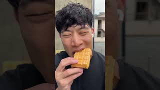 Download Lagu Jumbo Choco Monaka Ice Cream at the Convenience Store in Japan 🇯🇵 MP3