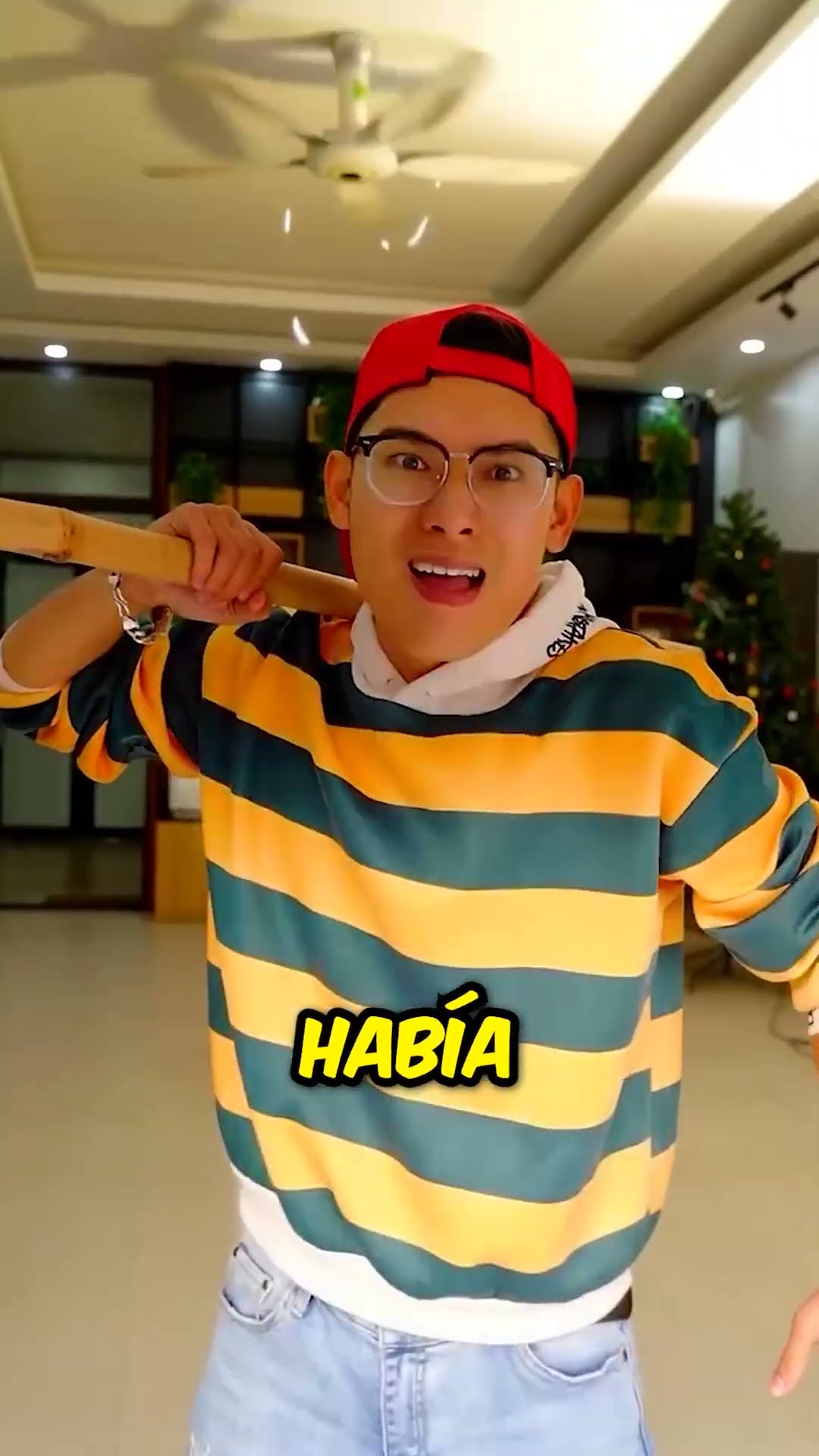 ¡UN CHICO MALO ? LA ESTÁ PERSIGUIENDO??!!!