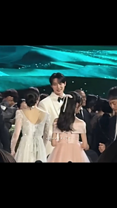 Omg Iu and Byeon Wooseok interaction🩷 #byeonwooseok #iu #21stcenturygrandprinceswife #lovelyrunner