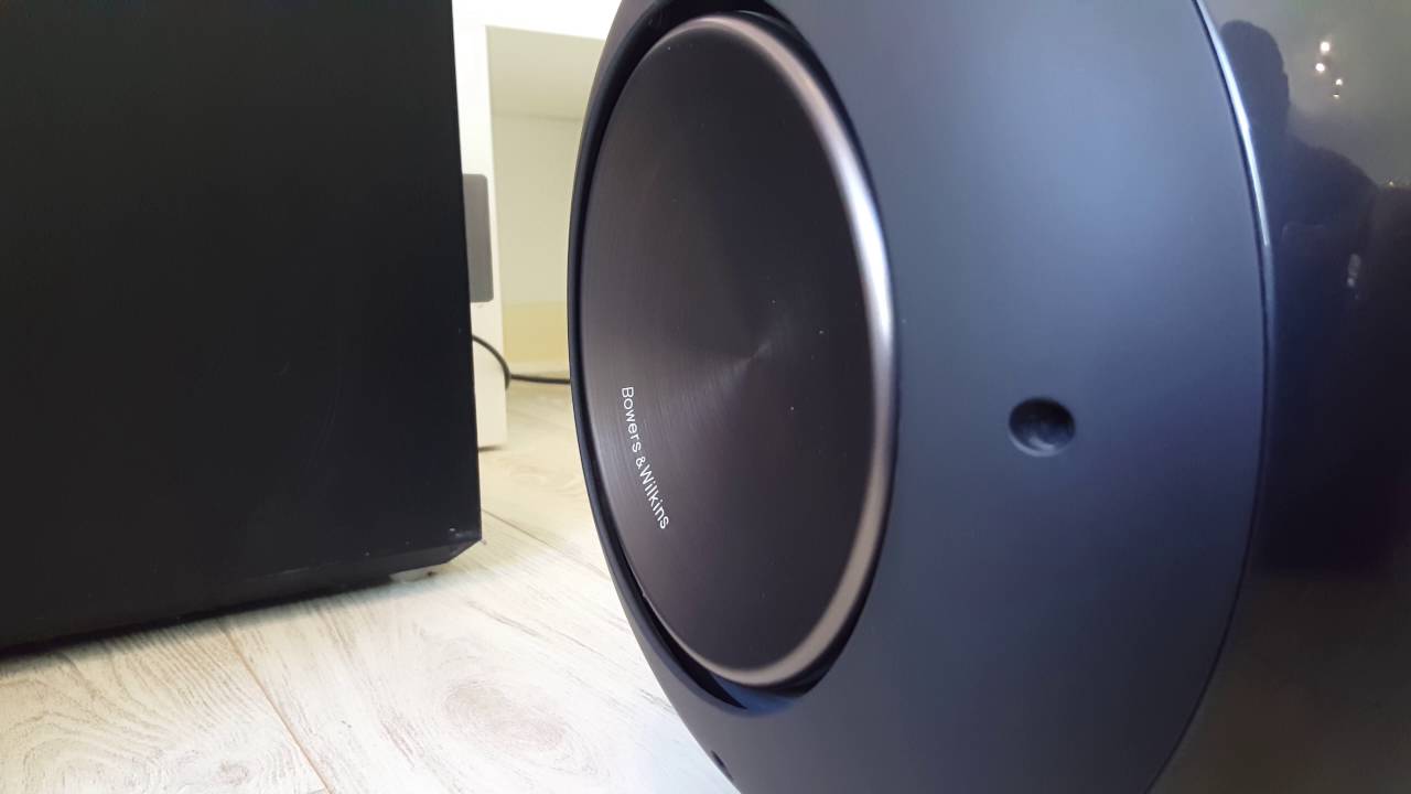 B&W Bowers & Wilkins PV1 home cinema Subwoofer goes nuts! Test and reviews!