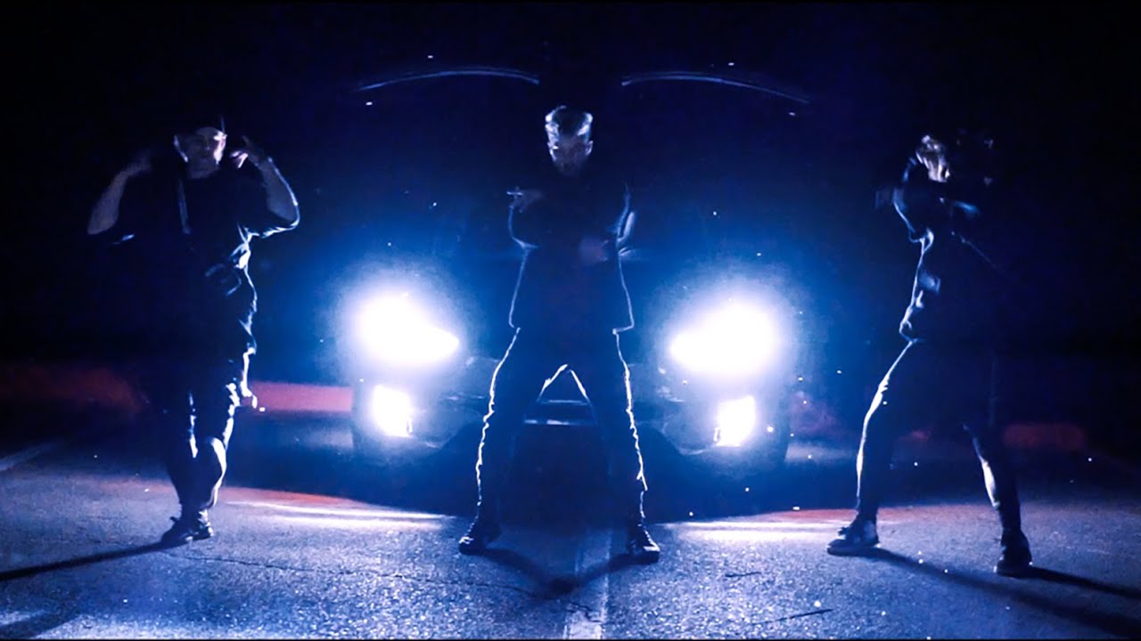 The Young Sires - 'Moonglade' M/V