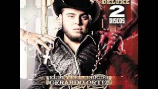 Video thumbnail of "GERARDO ORTIZ-ESTE AMOR 2011"