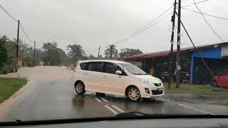 Air Naik Mendadak depan Pondok Bukit Lada 30/10/2021 kereta tidak bolih lalu. by Nas Channel 2,141 views 2 years ago 1 minute, 1 second