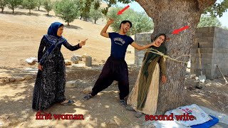 Download Lagu Husband's support for pregnant first wife against evil second wife MP3 Download Lagu Husband's support for pregnant first wife against evil second wife MP3