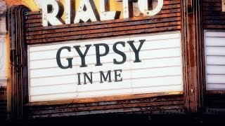 Vignette de la vidéo "Bonnie Raitt -- Gypsy In Me (Official Lyric Video)"
