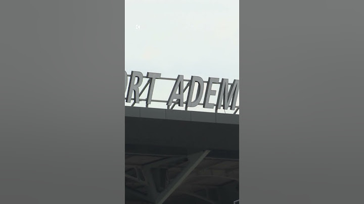 Kush e “harroi” pistoletën në WC-në e aeroportit në Prishtinë?