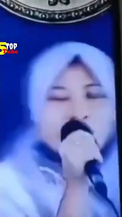 Detik detik seorang wanita rebut mikrofon khatib shalat Jumat