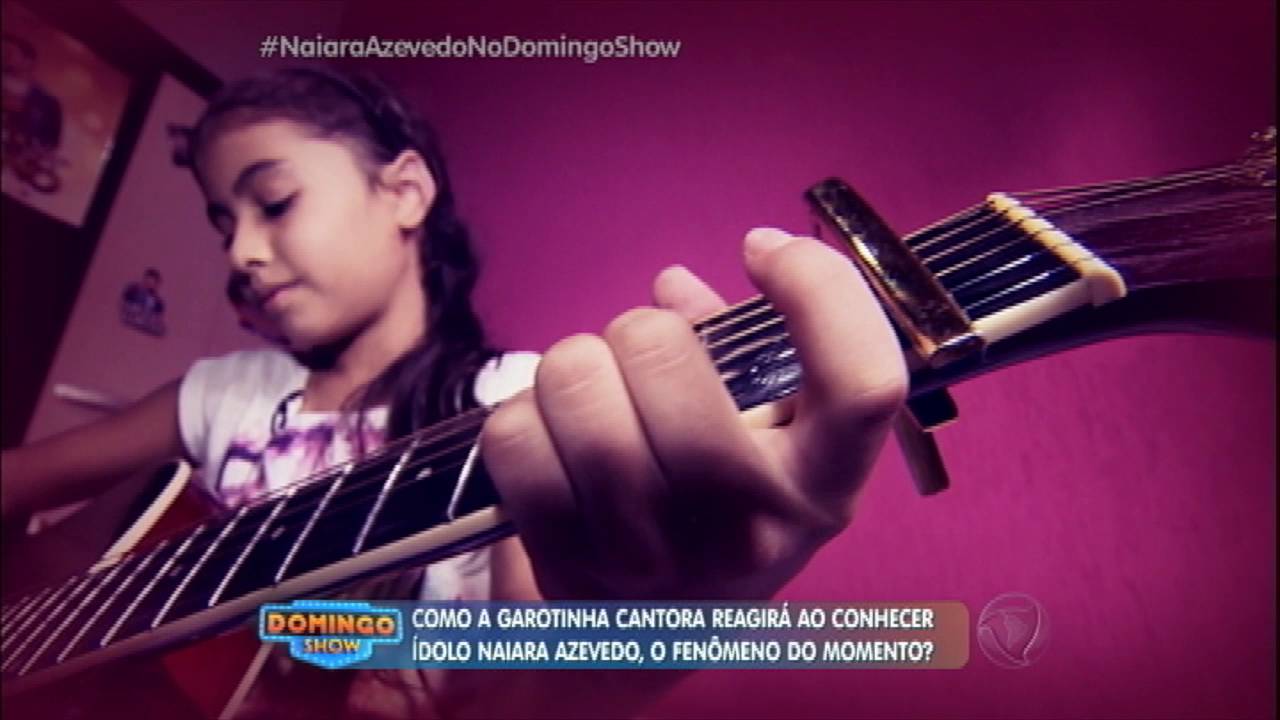 Menina de 10 anos realiza sonho de cantar com Naiara Azevedo