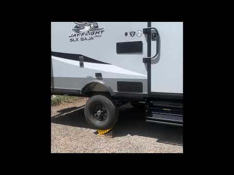 Leaving Campsite - hooking up trailer