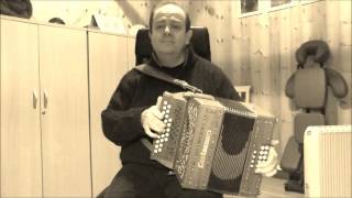 Video thumbnail of "Mrs Saggs played by Clive Williams on Melodeon"