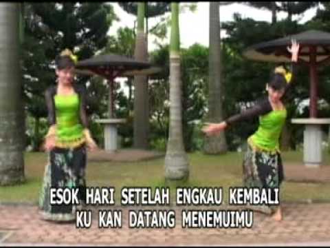 Bulan Di Ranting Cemara   Rita Sugiarto