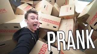 Fylder Søsters Værelse Med Papker Prank