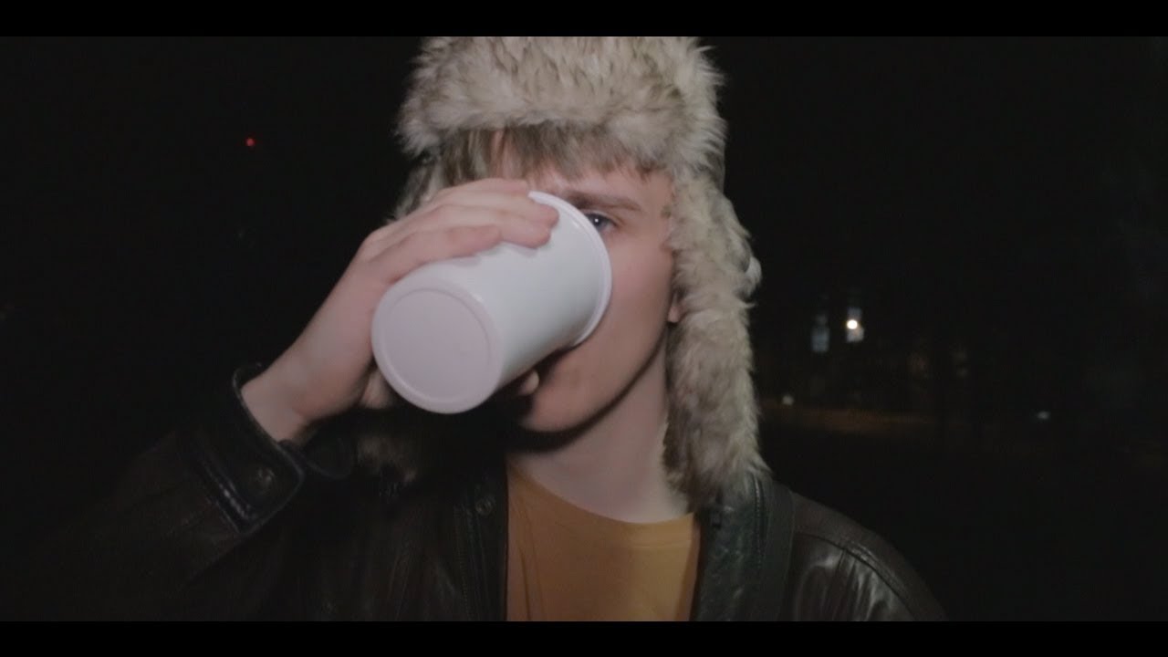 Ver Benno Gut - Chamäleon (Official Video) en YouTube Ver Benno Gut - Chamäleon (Official Video) en YouTube