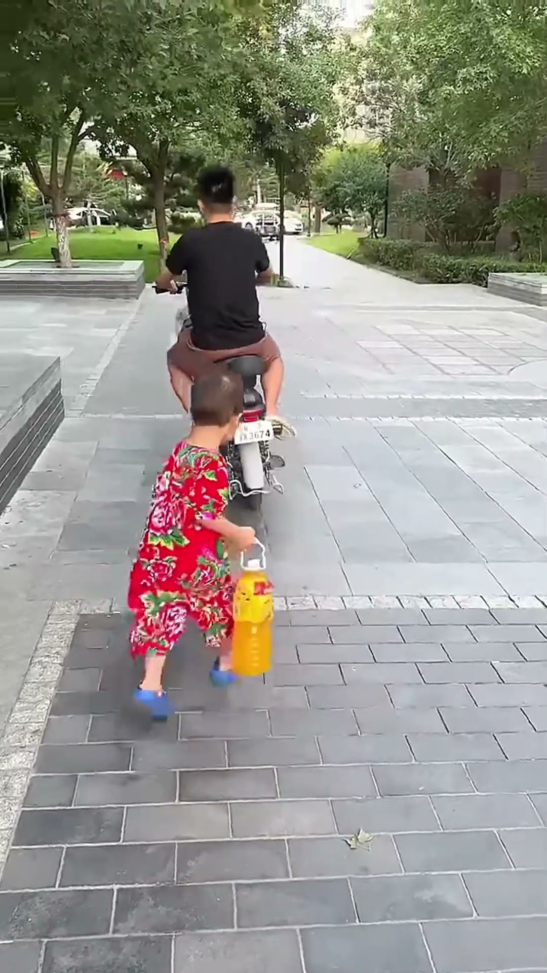 爸爸也太不靠谱了，儿子都丢了还不知道#Cute baby#Cute#呆萌小米宝#聪明宝宝#萌娃