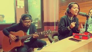 LALA KARMELA feat. VEGA ANTARES - Jingga (Live at Cosmopolitan FM)