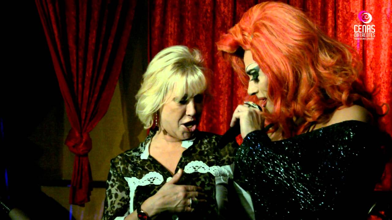 Momentazos de El Diván Drag Dinner Show - cena con espectáculo