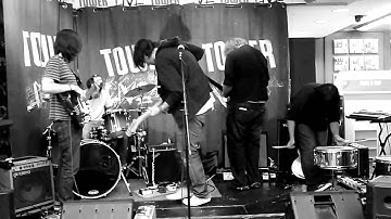 Codes in the Clouds - We Anchor in Hope @ Tower Records Dublin Aug 2009