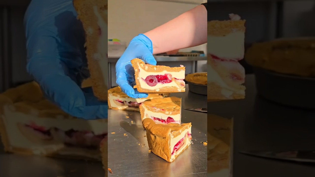 cherry Bakewell cookie pie 🥧🍒            