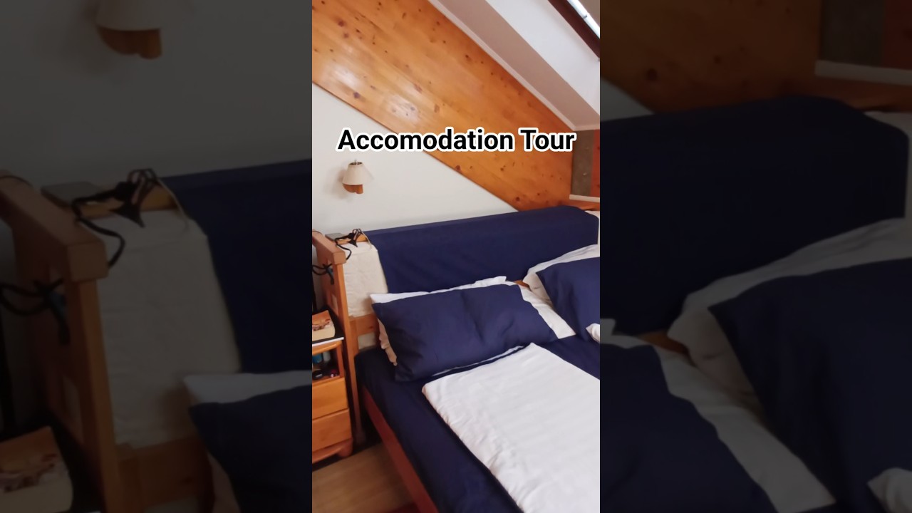 Comfy accomodation room provided by the hotel.