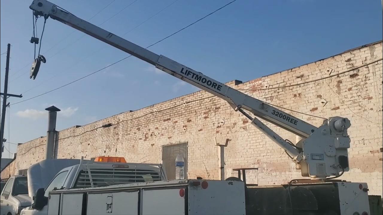 Liftmoore 3200REE Telescopic Service Truck Crane - YouTube