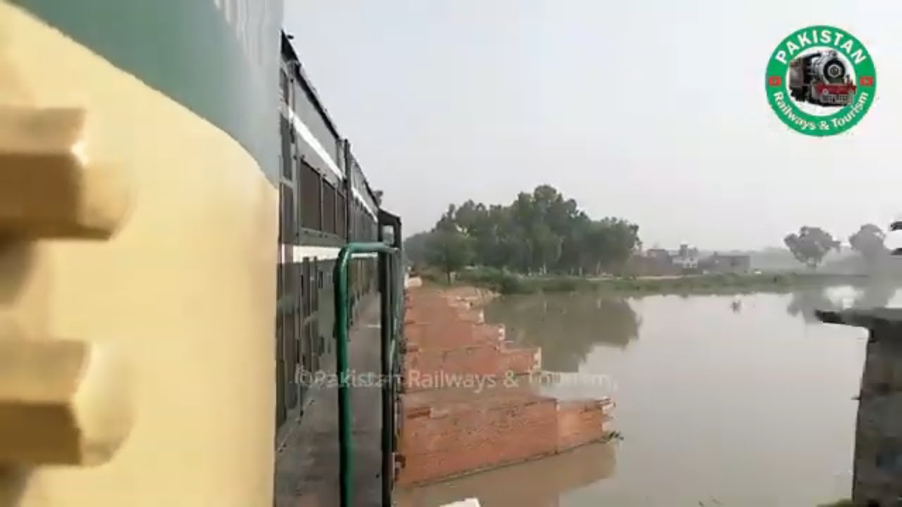 SUPER FAST ZCU 20 APPROACHING GUJRANWALA || 101UP SUBAK RAFTAR EXPRESS