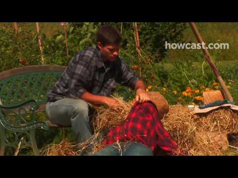 How to Make a Scarecrow