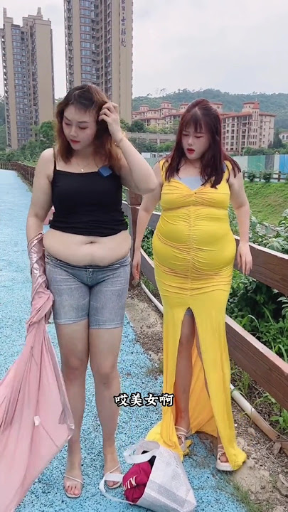 Cool! I didn’t expect that a 190-pound fat girl could look so slim in clothes~ #funny #shorts