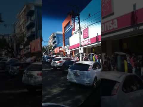 Centenas de pessoas lotam ruas de Chapecó após lockdown parcial